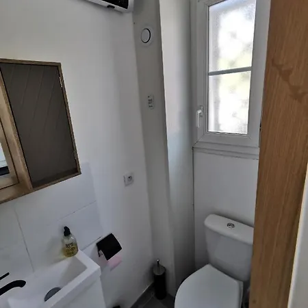 Superbe 8 Personnes 2 2 Salles De Bain Wifi Netflix Et Parking Gratuit Apartman *