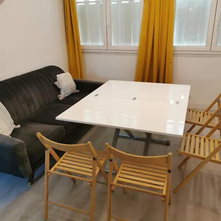 Superbe 8 Personnes 2 2 Salles De Bain Wifi Netflix Et Parking Gratuit Appartamento *