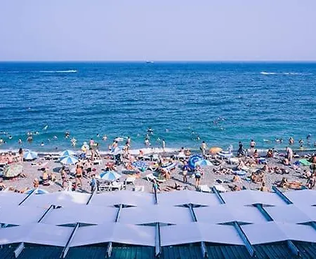 Superbe 8 Personnes 2 2 Salles De Bain Wifi Netflix Et Parking Gratuit Apartman